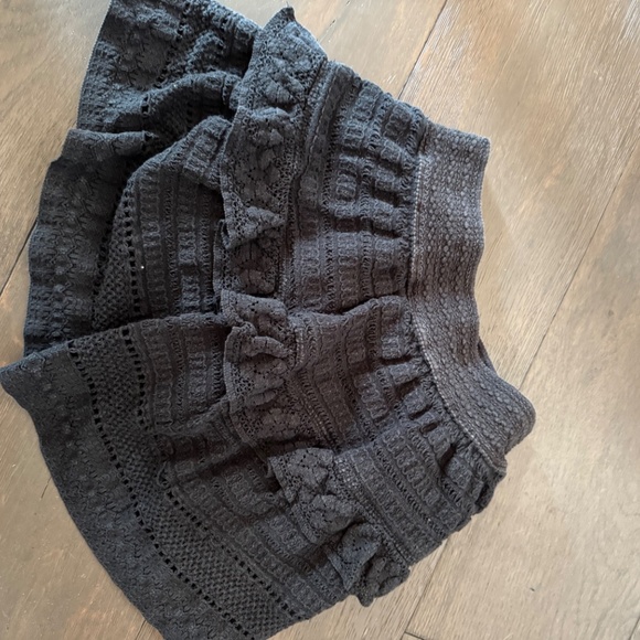 Black skirt - Picture 3 of 3